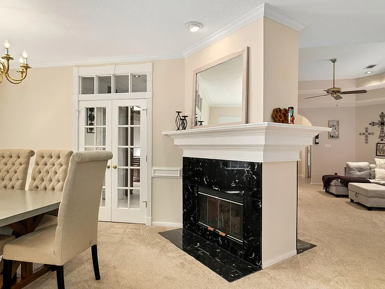 1907 Emerald Ct — Photo 9