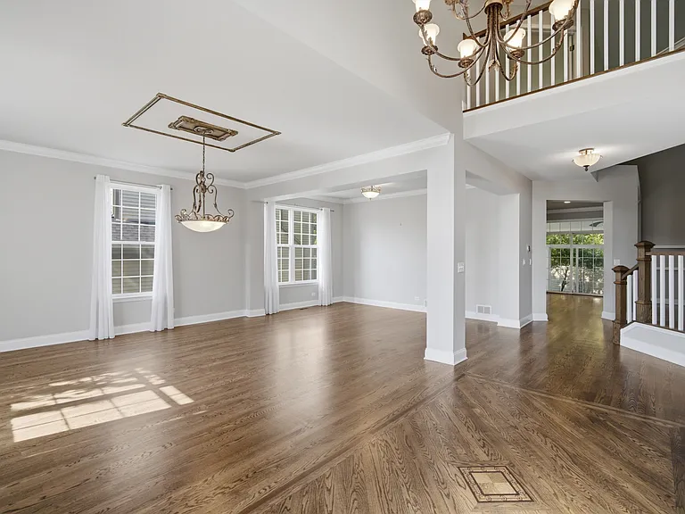 5280 Burnham St — Photo 4