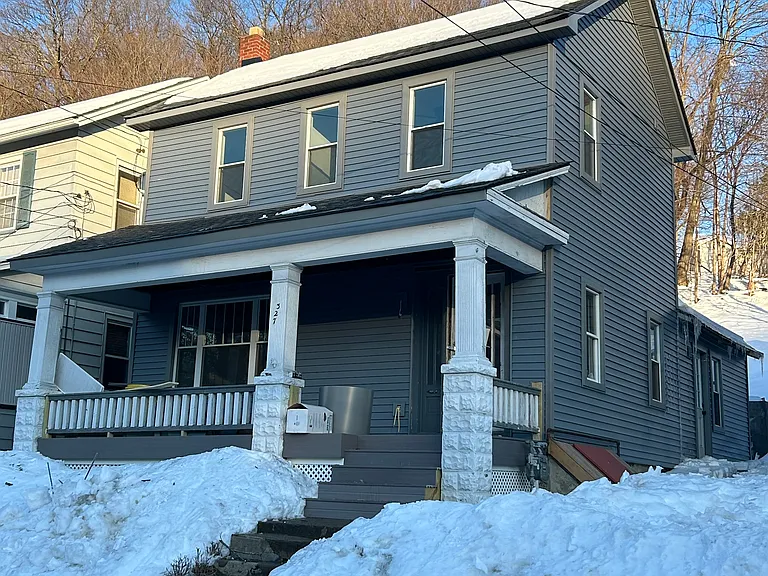 S Main St — Photo 1