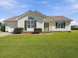 127 Davenport Dr, Raeford, NC 28376