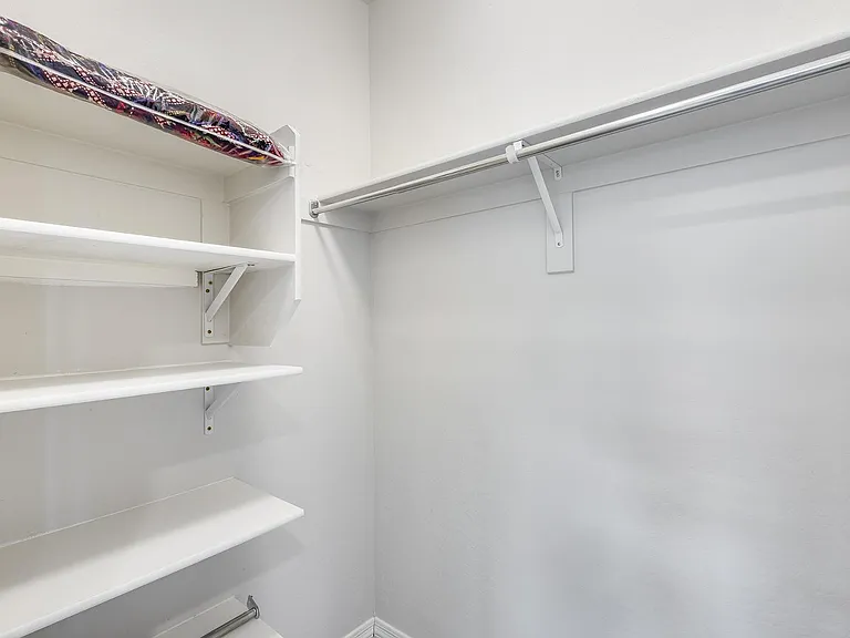 7308 W Tombstone Trl — Photo 9