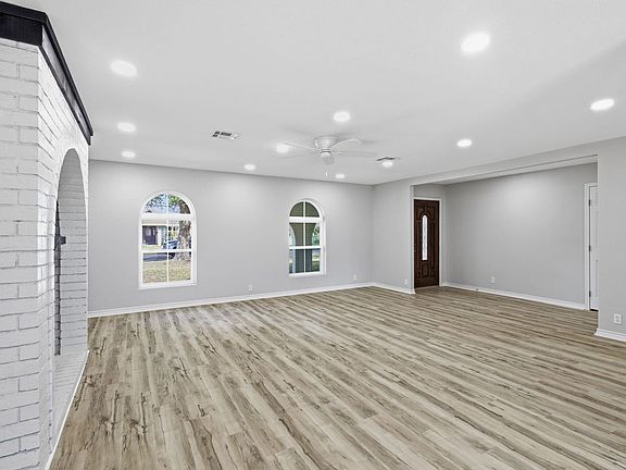 5th image of 923 Southfield St