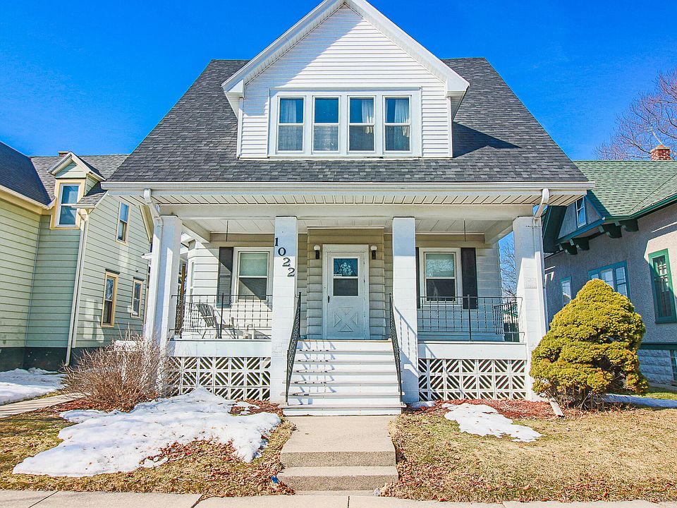 2nd image of 1022 Hayes Ave