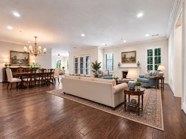 8505 Edgemere Rd APT 202, Dallas, TX 75225
