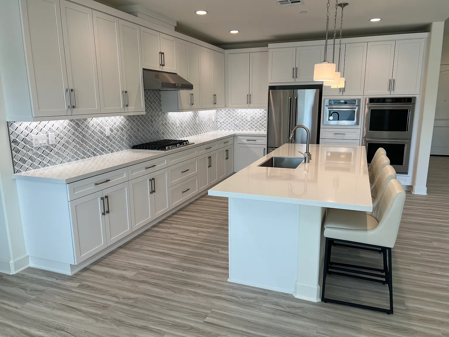 5 bed, 2974 sqft, $5,800 — Photo 4