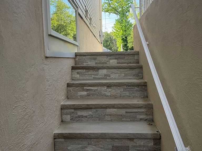 Hanover Ave — Photo 9