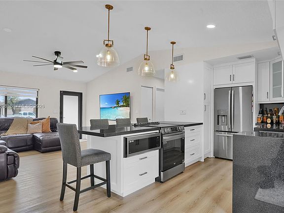 4th image of 4909 SW 135th Ct