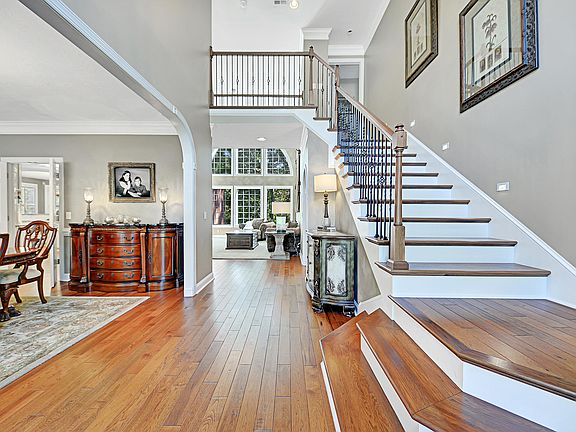 4th image of 5218 Walkercrest Ln