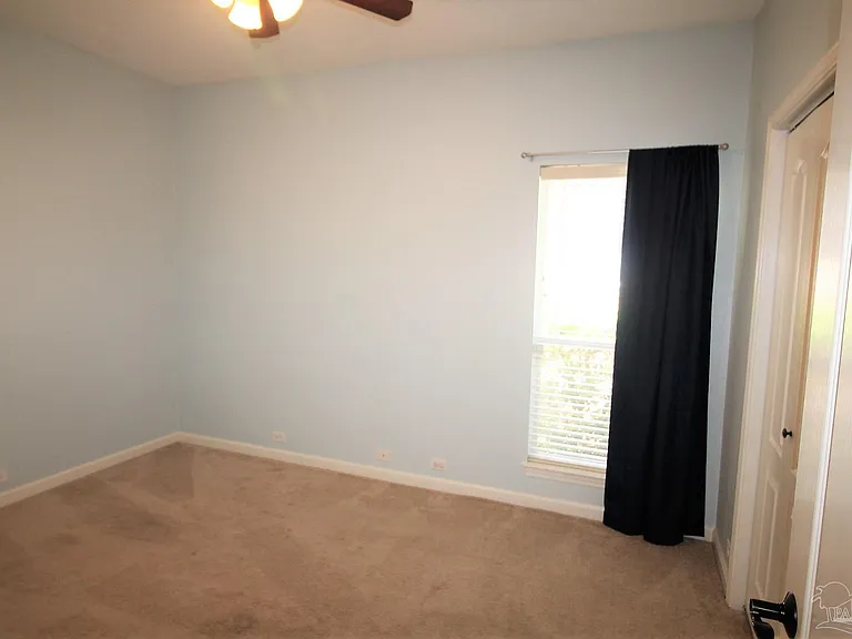 9850 Rail Cir — Photo 11