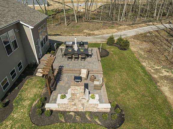 3rd image of 704 Mill Stone Dr