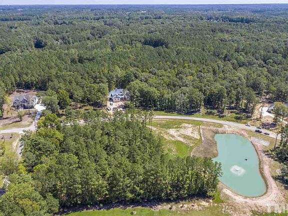 5th image of 465 Carolina Crossings Dr