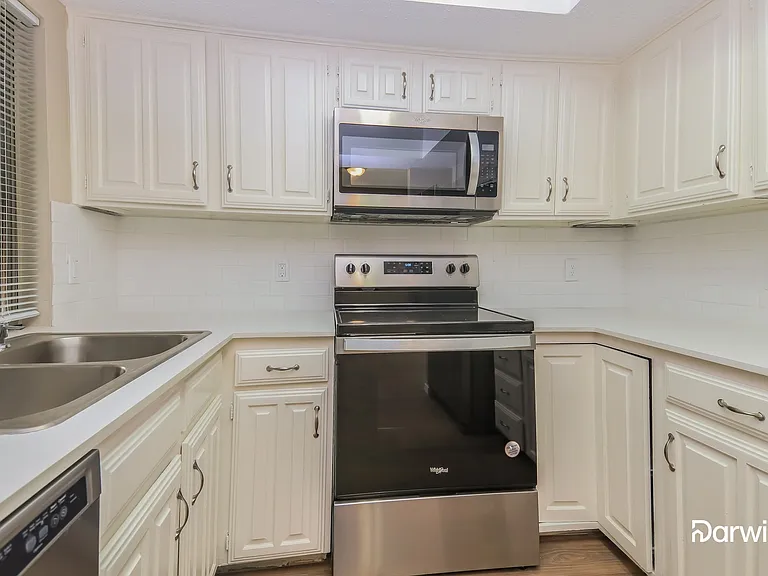 2809 Tedlow Trl — Photo 2