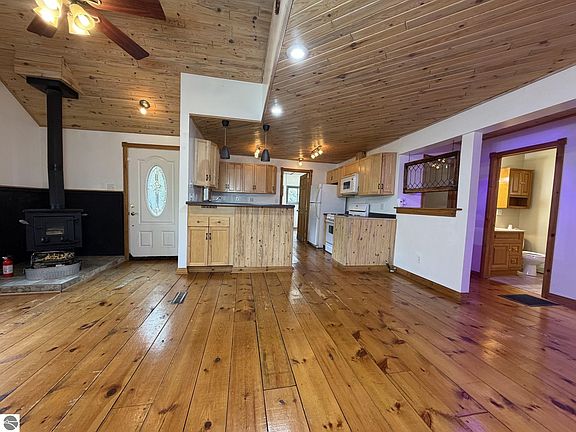 5th image of 6921 Woodlea Rd