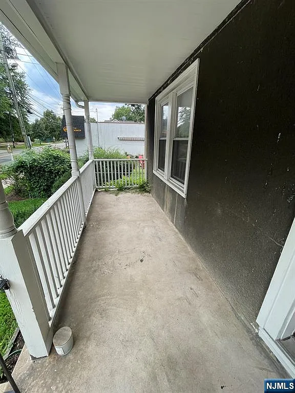 2 bed, 1.0 bath, $2,200 — Photo 2