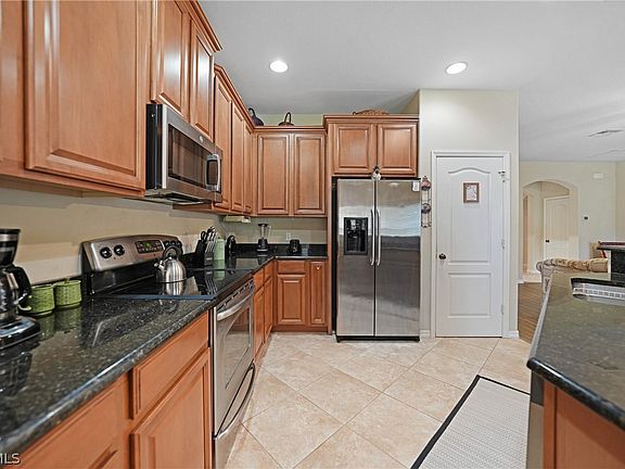 4th image of 2454 Blackburn Cir