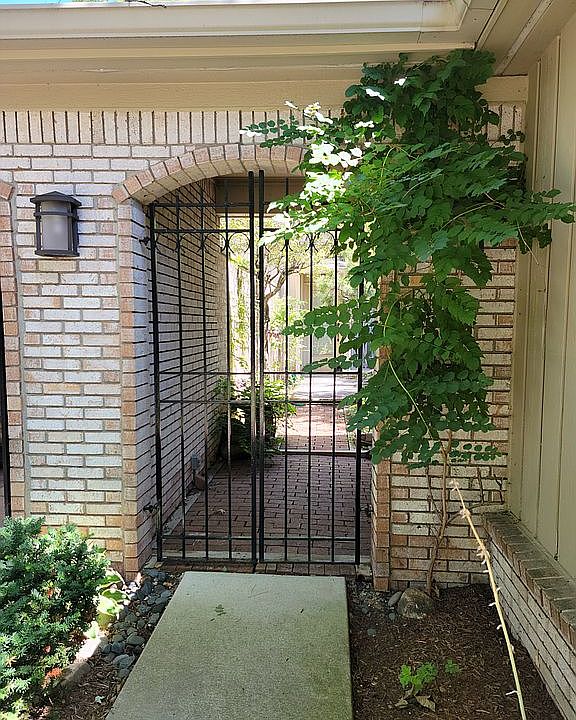 1st image of 1224 Manorwood Cir