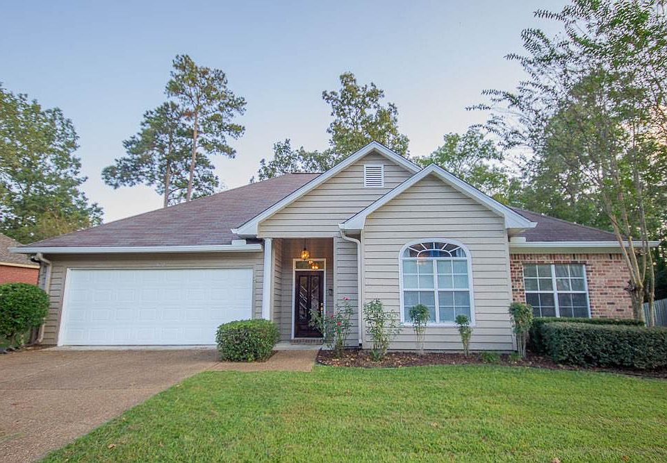 1st image of 1022 N Riverchase Dr