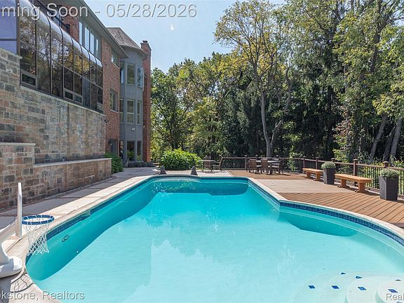 5th image of 1494 Highpoint Dr