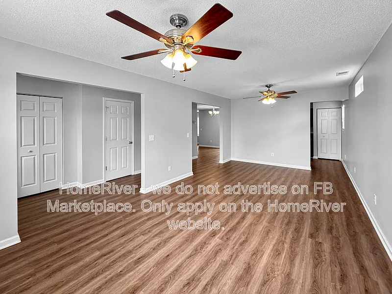 4 bed, 2.5 bath, 2072 sqft, $1,995 — Photo 3
