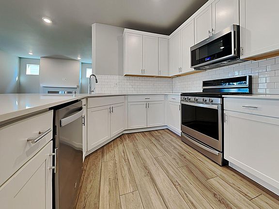 4th image of 17303 10th Ave E