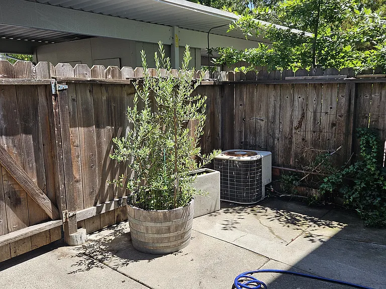 403 Fernbridge Pl — Photo 25