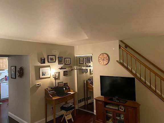 3rd image of 25 Turtle Creek Dr