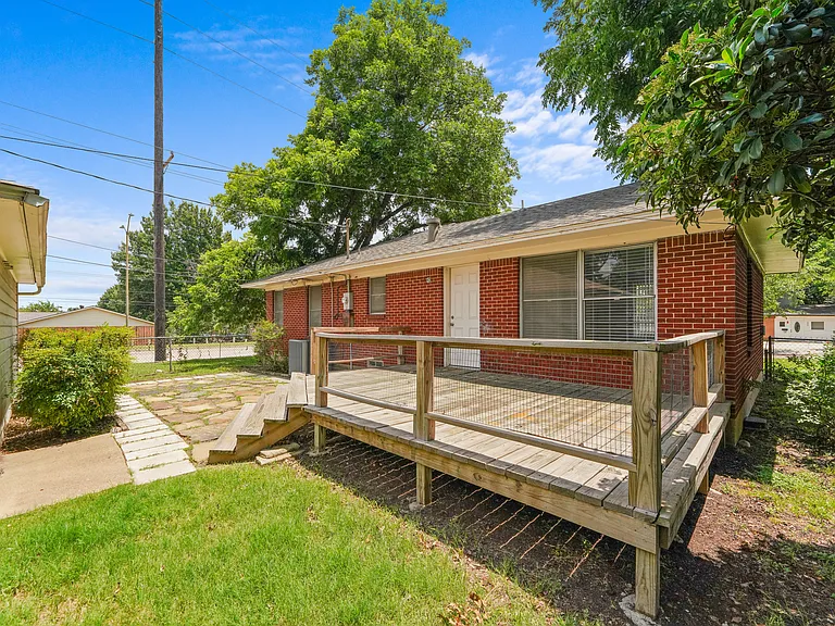2829 Tolosa Dr — Photo 10