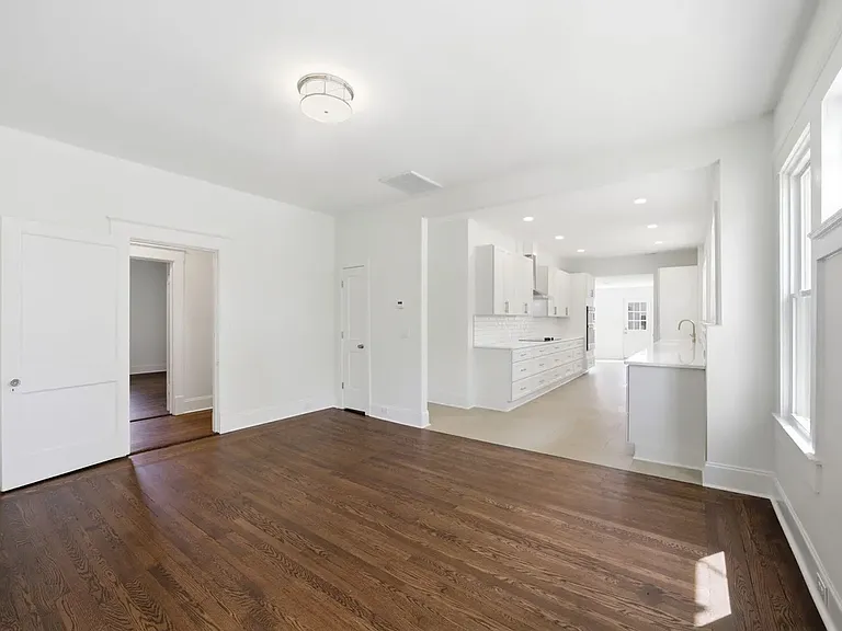 611 W Pearsall St #611 — Photo 6
