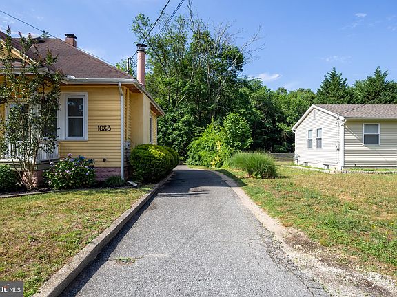 3rd image of 1083 Rogers Ave
