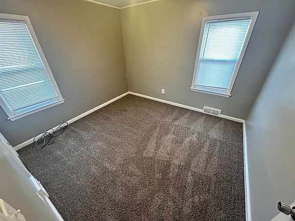5th image of 28343 Hillview St