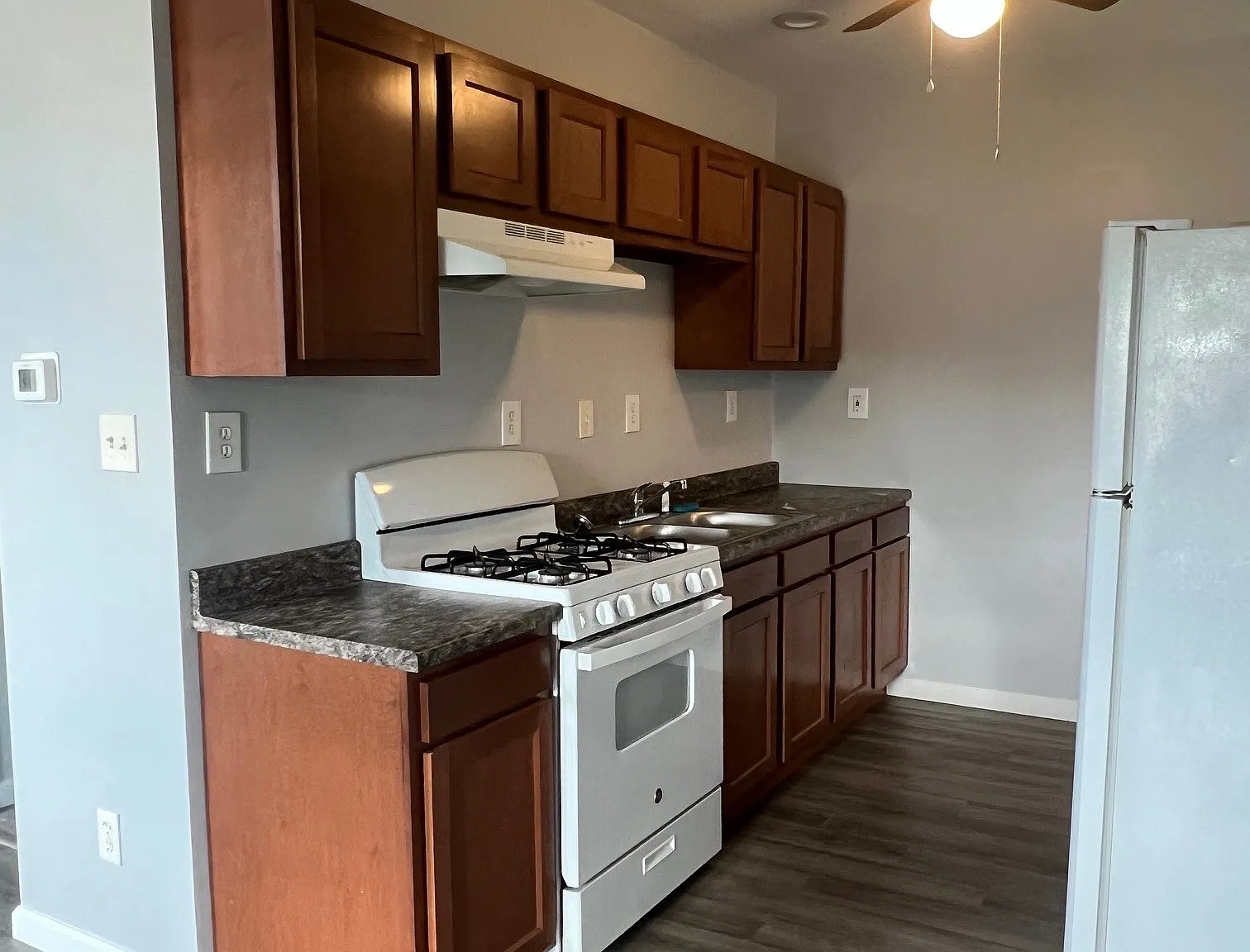 2 bed, $995 — Photo 2