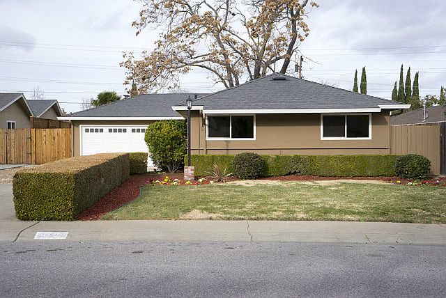 1st image of 18811 Casa Blanca Ln