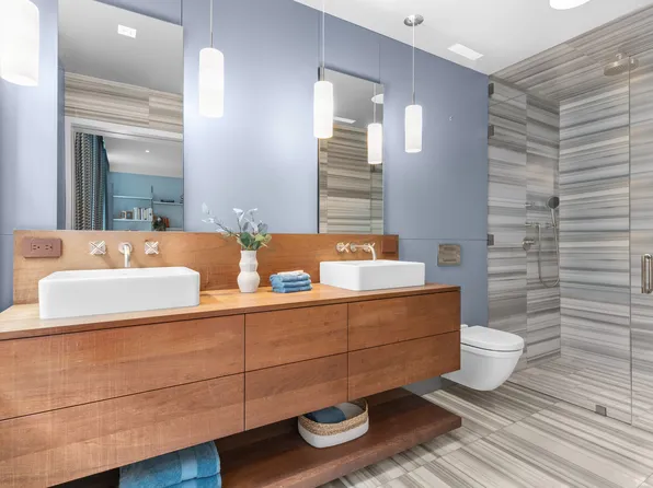 430 Hudson Street image 11 of 34