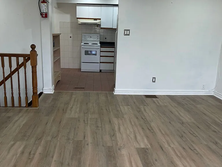 700 Brock Ave — Photo 27