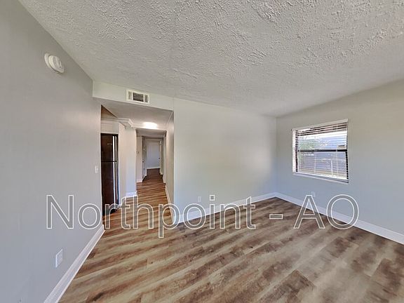 4th image of 1628 Roselawn St SW
