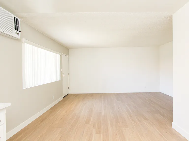 1817 Corinth Ave #8 — Photo 6