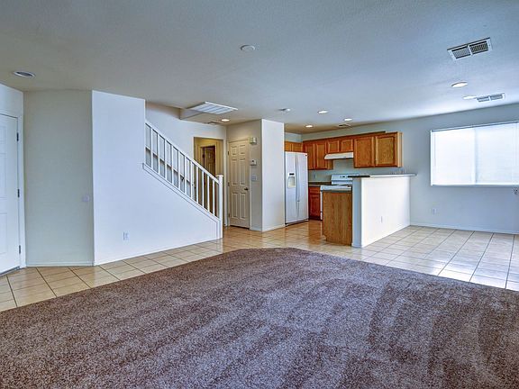 3rd image of 8309 New Leaf Ave