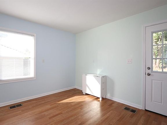 5th image of 4333 Beechmont Dr