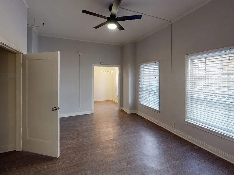 Guntharp Apartments — Photo 7