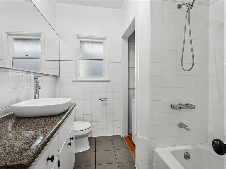 1029 S Westmoreland Ave #201 — Photo 12