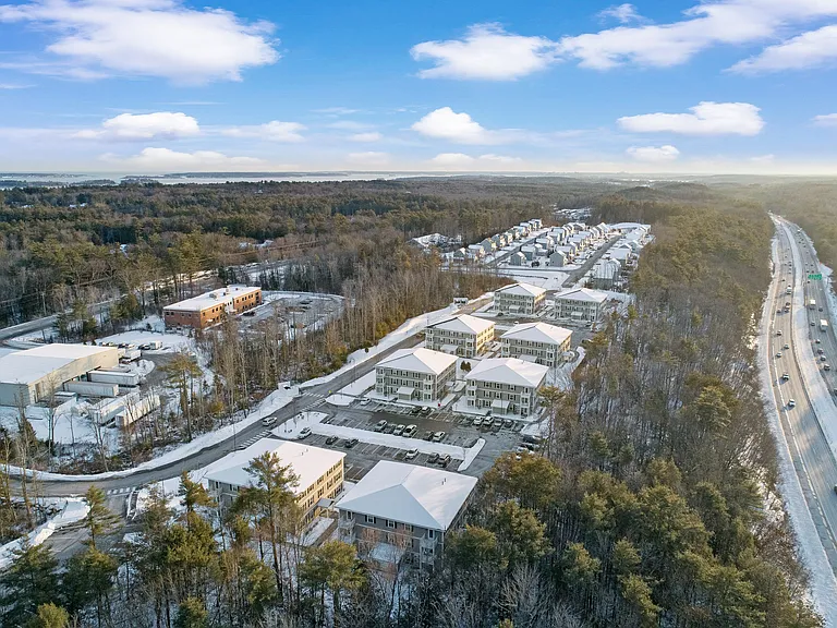 Cumberland Foreside Village Apartments — Photo 26