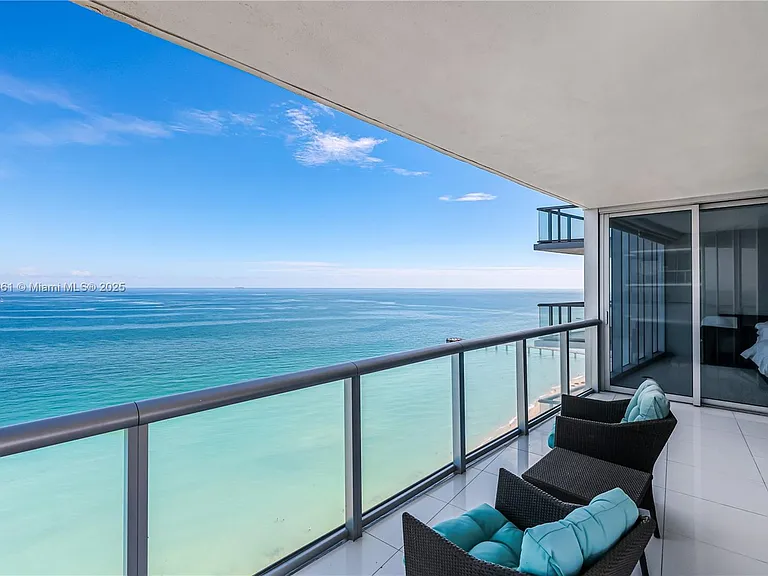 17001 Collins Ave #2508 — Photo 8