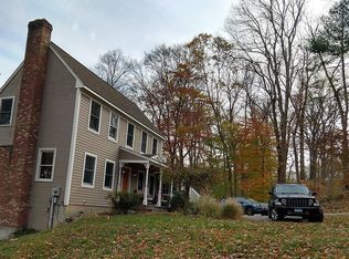 4 Brooks Ln, Chester, CT 06412