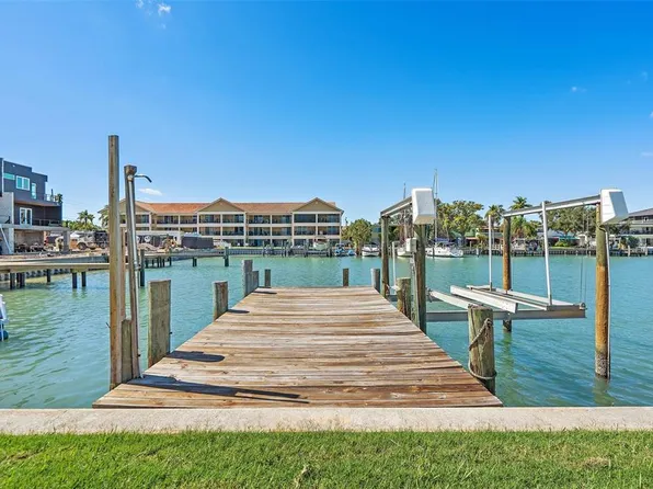 12150 4th St E #6, Saint Petersburg, FL 33706
