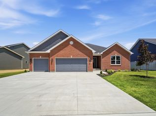 2761 Executive Dr, Troy, OH 45373
