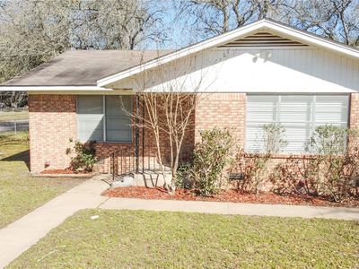 301 San Jacinto St, Shiner, TX, 77984