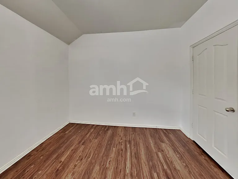 2918 Meridian Bay Ln — Photo 15