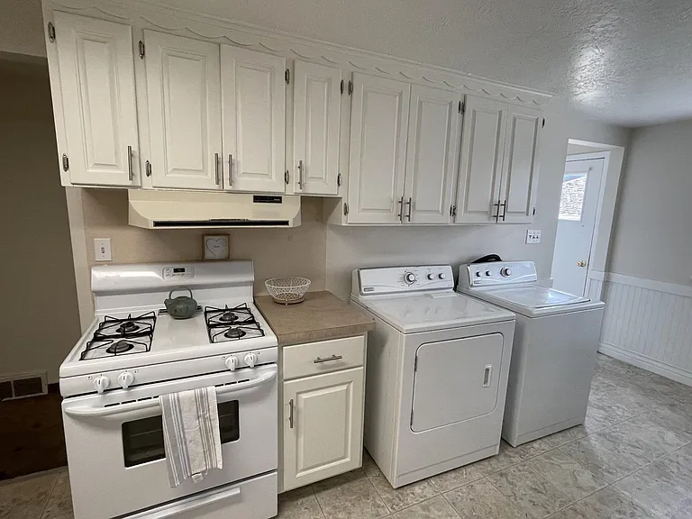823 N 100 W #MAIN LEVEL — Photo 18