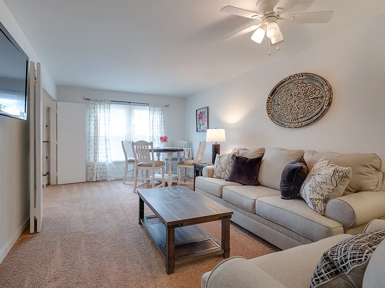 The Arbors Apartments — Photo 14