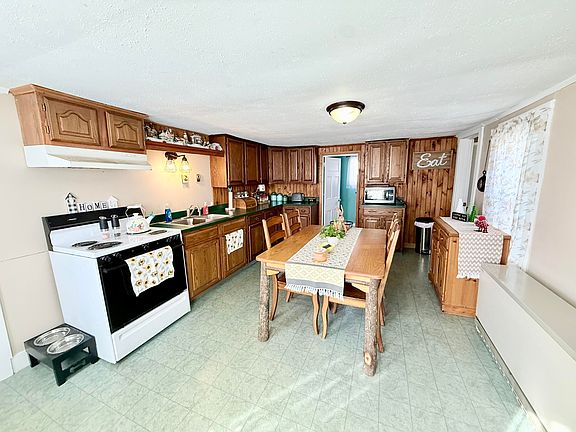 2nd image of 104 Wallace Hill Rd